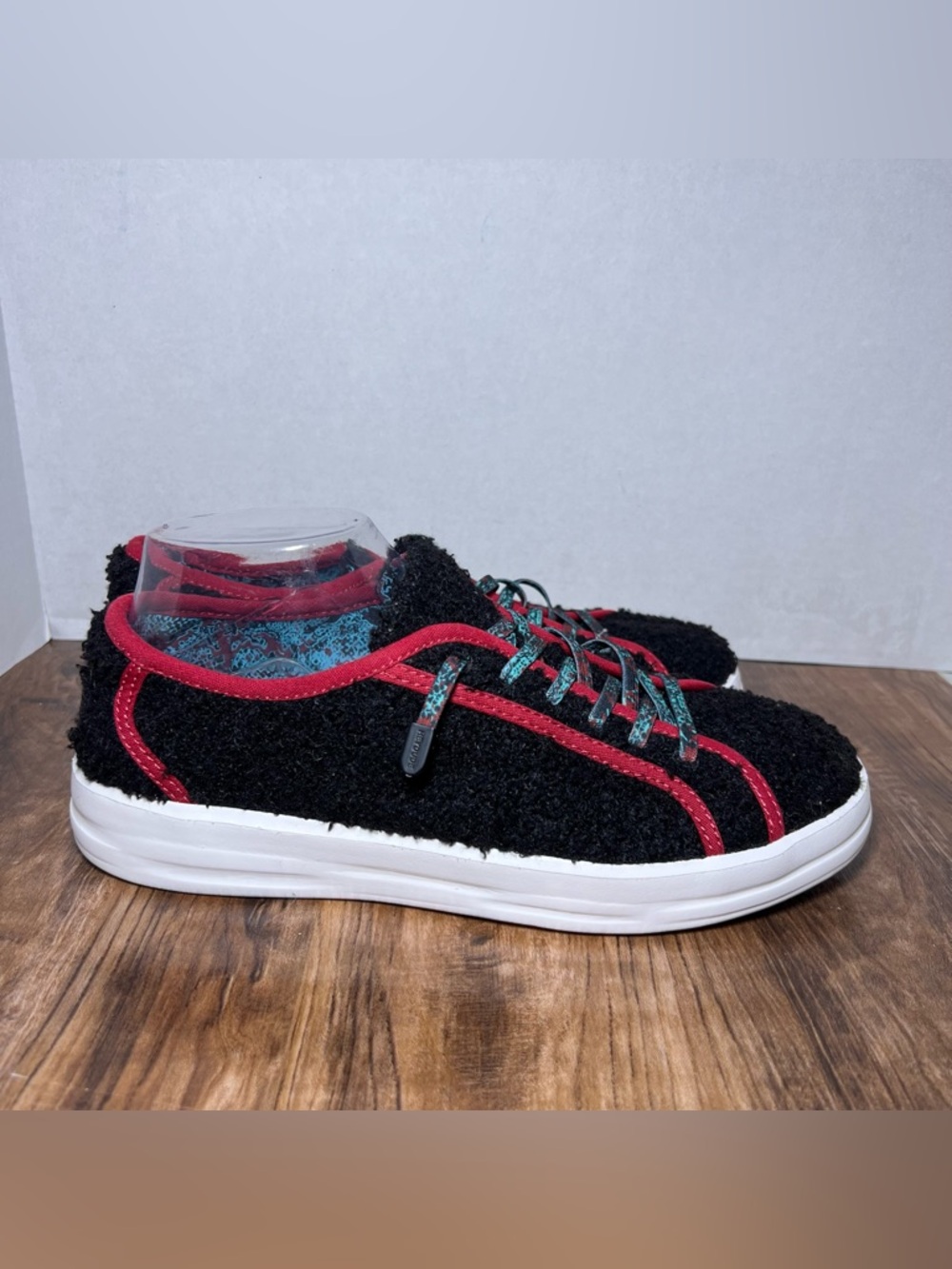 Hey dudes women’s size 9